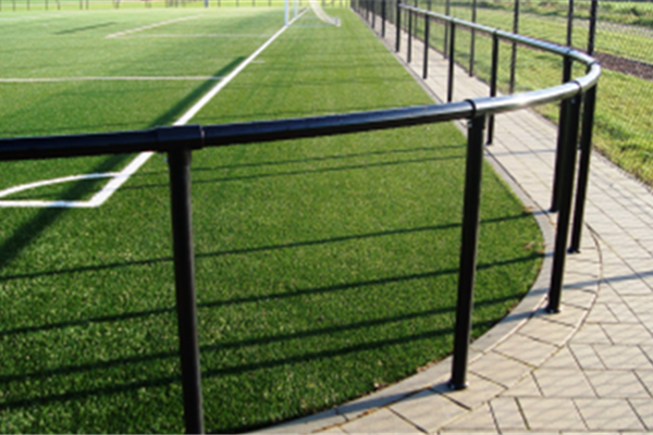 Aménagement d'un complexe sportif avec terrain de football synthétique et 2 terrains en gazon naturel, piste d'athlétisme et piste Finlandaise - Sportinfrabouw NV